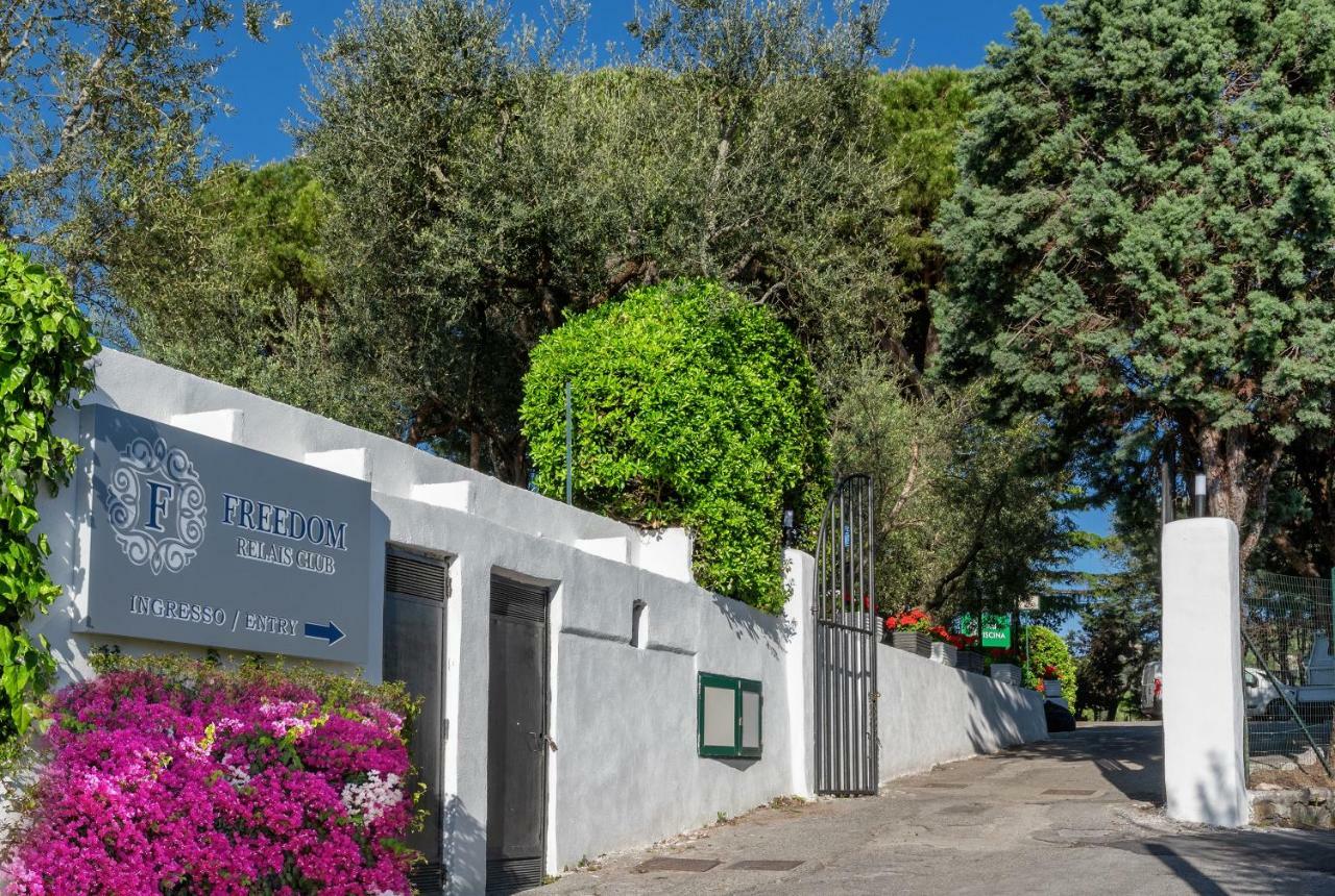 Hotel & Spa Relais Freedom Club Маса Лубрензе Екстериор снимка